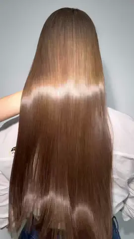 Voici un avant/après lissage Tanino Thérapie sur des cheveux secs et ondulés. Le Lissage au tanin Tanino Therapy de chez Salvatore vous permet de lisser vos cheveux de la meilleure façon naturelle sans compromettre votre santé. En utilisant ce lissage naturel, vos cheveux seront lisses et éclatants d’une brillance sans abîmer vos cheveux. Lissage compatible avec femme enceinte et enfant. La Tanino thérapie est au prix de 179dt pour toutes les longueurs. Rdv au 23691610 ou 50664610