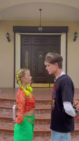 Tyler + Cassie??? 🤭❤️🤔 #timtin #crazycasa #Love #presents #couple #recommendations #fyp #highschool #school #crush #lovestory 