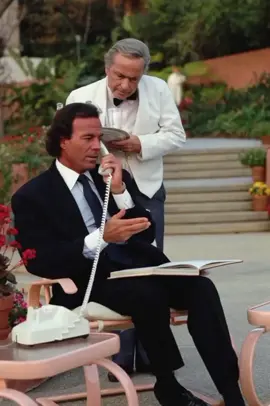 🎤Julio Iglesias 🎵Quijote🎵.                #julioiglesias #musica #cancion #alegria #españa🇪🇸 #musicaespañola #quijote #parati #viralvideo #lyrics 