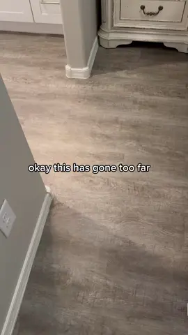 Okay, i need your HELP! My husband is always missing in this 900 sqft apartment! #airstick #bathtub #lost #device #tablet #losthusband #capcut #airstickcradle  #CapCut 