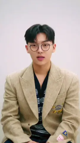 your voice is sexyyyy 😞🙈 #hyunwook #최현욱 #fypシ #choihyunwookedit #choihyunwook #fypp #fypage #choihyun #ahnsooho #manomos #edits #xybca #wookie #interview 