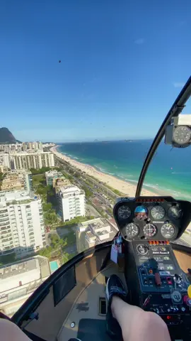 RJ 🚁 #passeiohelicoptero   #cristoredentor #lugaresparaviajar  #memóriasdeviagem  #rio2fly 