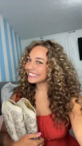 What do we think of the curls ?🤔 #curls #curlyhair #curlsfordays #foryou #fyp 
