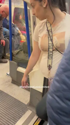 Who you give up your seat for a pregnant lady ft the clapping lady @leventzia #MoreTalentLessLimited #iRtHeArTizt #MoreTalentLessLimitedLive #UndergroundPrankster #LondonPrankster #comedy #pranks #train #tube #subway 