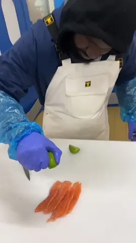 Saumon bio  saumon frais #pourtoi #fouryoupage #senegalaise_tik_tok #fypシ #youssoundour 