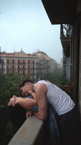 It’s a beautiful feeling to know they feel the same #romanticlove #undertherain  #cinematicvideo #aestheticscenery 