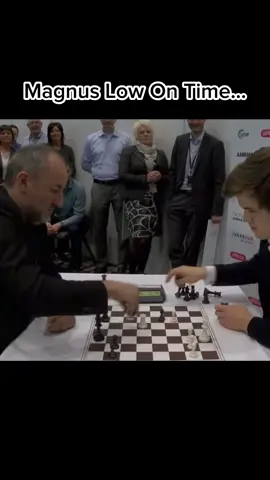 Magnus Carlsen Down 2 Minutes And 30 Seconds😈#chess #magnuscarlsen 