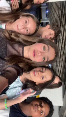 Tão piticos 🤏 ❤️ • @Vinicius Pieri @Valenthinarodarteoficial  @Gianlucca Mauad @vivi @Giulia Benite @Família Alelaf @Jolie @Lukas Cabral 