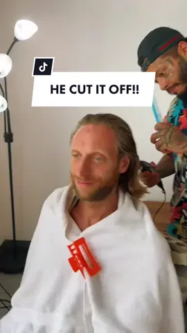 THE HAIR IS GONE 👀 Wait for the end to see the result 🙌👏 Brad was in great hands with @GinoMalone 👏👏❤️ What a change 😎 I LOVE IT 😍  #thehannistons #newhair #newhaircut #longhairtoshorthair #longhairtoshort #freshtrim #cuttinghairoff #Vlog #minivlog 