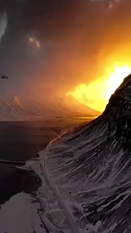 Eu vim ao mundo como luz, João 12:46 #eusoualuzdomundo #paodavida #jesusteama #cristovive #igreja  #deusdaminhasalvacao #reflexaocrista  #palavrasdedeus #esperança #deusefiel 