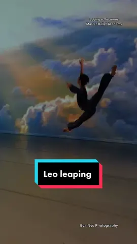 Leonidas absolutely flying across the stage ✨ #ballet #ballerina #balletdancer 