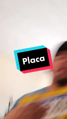 Poniéndole sus placas a la nueva CR4n #motoguate #motos #motovlog #consejosbiker 