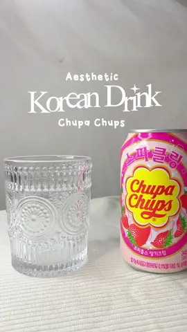 Gaseosa de Fresa coreana 🍓🤍 Me aguante un montón para probarla pero estaba riquisima y me la tomé mientras veia un Kdrama hermoso 🫶🏼✨ #chupachups #koreandrinks #aestheticvideos #aestheticdrink #kdrama #koreanlovers 