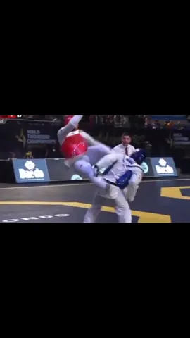 OMG.. 😱😱 #highlight_taekwondo #taekwondomotivation #taekwondokick #taekwondofighter #tkd #tkd #KO #knockout #fight 