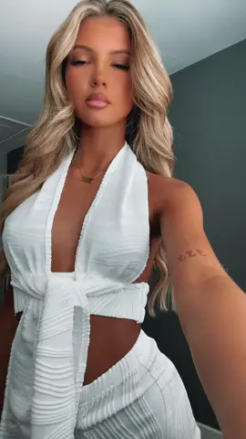 @officialdippedinpink 🤍