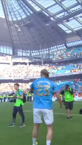Haaland dancing 🔥🔥  #mcfc #manchestercity #mancityfans #footballtiktok #PremierLeague #haaland #fypシ #viral #erlinghaaland #PremierLeagueClips #fyp 