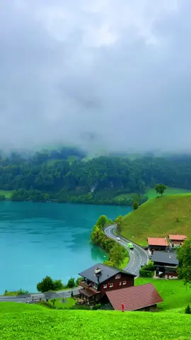 Switzerland in rain and sun🇨🇭☀️🌧️#switzerland #swissroads #switzerlandnature #roadtrip #rain #sun #swissbeautiful #sisiswiss #swiss 