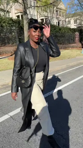 The behind the scenes chaos of trying to get a walking video in the streets of Atlanta 🥴 but am I photogenic or nah? ##CapCut##photogenicchallenge##behindthescenes##fulltimecontentcreator##fashioncontentcreator