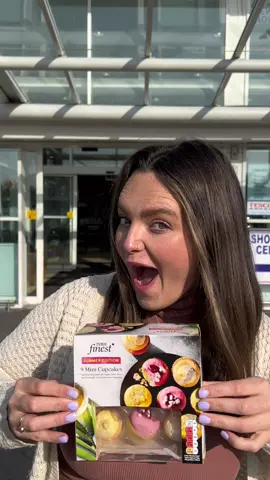 Indulge in the sweetest summer moments with @Tesco_irl irresistible new Tesco Finest mini cupcakes! 🧁​ ​ An experience which will divide the nation- how do you eat your cupcake? 👀 Share your cupcake cravings with us: Do you savour the frosting first or dive right into the moist bun? 🤔🎉 Let's dish it out! ​ #ad #TescoSummerCupcake #SummerSweetness #CupcakeCraving