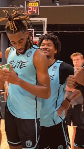 This how every PG needs to be 💯 #ote #hoops 