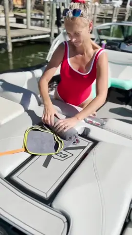 These TUKO towels will be your favorite summer purchase, we guarantee it 🤙 Perfect for the beach, the pool, the lake, camping, traveling, hiking - you name it!! #beachtowel #beachtowels #beachdaymusthaves #pooldaymusthaves #boatmusthaves #summermusthaves 