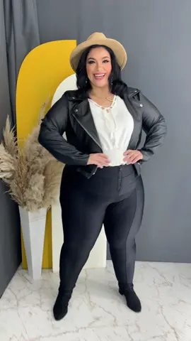 Jaqueta de couro     #plussizefashion #modafeminina #modaplussize #modafeminina #atacadobras 