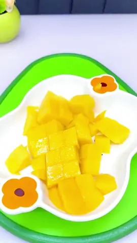 Why are mangoes so beautifully cut? There's this little thing#Fruit cutting artifact#peeler #goodthing #foryou #fyp 