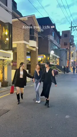🇰🇷❤️ #thoitranghanquoc #hanquoc한국 #seoullife #duongphohanquoc #fashionkorea #reallifekorean #xuhuong  
