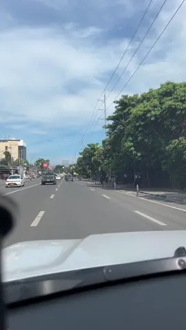 the moment you turn and see cars piling up at the end of the road? Naa gyud nay speedg\n diha HAHAHAHA #whenindavao #ecolanddavao #content #davaocity #driving #speedlimit #bisaya 