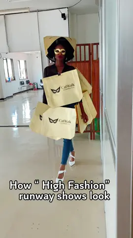 #highfashion #highfashiontiktok #fashion #model #runwaywalk #Runway #fypシ #catwalk 