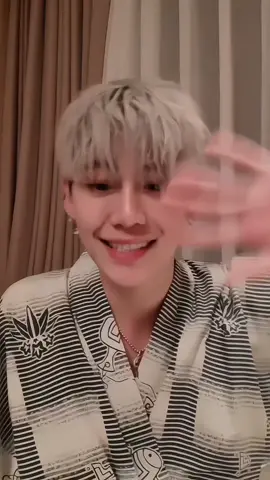 Cứ hun chụt chụt sau mỗi live zậy thì ai chịu nổi hả chời🤧 Sao mà cưng quá chời ơi🫶🏻 #bounnoppanut #noppanutguntachai #bounnoppanut🥦 #bb0un #bb0unprem 