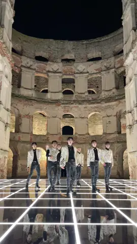 Just come over and #BiteMe 🖤 #BiteMeChallenge #ENHYPEN #엔하이픈 