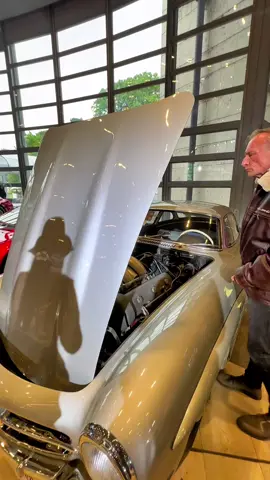 Buying new Mercedes 300sl with @mrsgullwing on Sotheby’s auction #villadestelakecomo #concorsodeleganzavilladeste #classiccars #carsoftiktok #fyp #mercedes #300sl 
