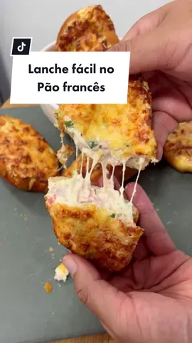 LANCHE FÁCIL NO PÃO FRANCÊS 🔥 . Já chega salvando porque essa receita merece! É MUITO fácil e gostosa 🤤🤤🤤🤤 . Receita: 6 pães franceses + 200 gramas de presunto picado + 200 gramas de queijo muçarela picado ou ralado + 1 tomate grande picado sem semente + 2 colheres de sopa de azeite + 1 colher de chá de orégano + 200 gramas de requeijão cremoso + cebolinha picada à gostos + pimenta do reino, misture isso tudo muito bem e recheie o pão! Leve pro forno ou AIRFRYER ( na airfryer deixei por 5 minutos à 180 graus) se for no forno precisa de mais tempo talvez até gratinar!  . Fica INCRÍVEL! Apenas façam ♥️ . #lanche #cozinha #receitas #comida #confeitaria #salgado