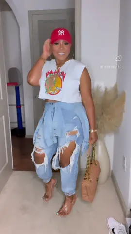 GRWM for casual girls night out. Can you tell I’m a caj kinda girl?! 😉 Listen, I love me a good hat moment (any kinda hat) + I’m feeling the whole baseball cap with heels era we’re in right now. It’s like girly girl <meets> tomboy & I’m here for it! Which is perfect for a night out with the girls! 🤗⁣ ⁣ ⁣ ##foryou #foryourpage #blackgirltiktok #fortysomething💁🏽‍♀️ #mediumsizefashion #grwmblackgirl 