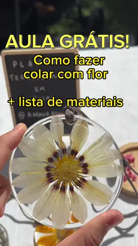 #CapCut aula de resina: como fazer um colar com flor com a lista de materiais! #resina #artesanato #DIY #colardeflor 