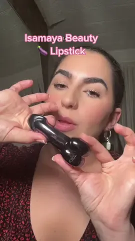 It’s artsy ok? #isamayabeauty #isamayafrench #isamayalipstick #blacklipstick #blacklipgloss #juliafox #expensivemakeup #lipsticktutorial @Isamaya Beauty 