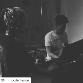 Xxxtentacion had such a powerful voice 🖤 #xxxtentacion #xxxtentactionfamily #xxxtentactionxxx #xxxtentaction👑️❤️ #king #makeouthill #piano 