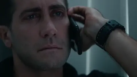 رهيبب هالممثل😭😭💙 #crying #jakegyllenhaal #theguilty #netflix #movies #فلم #افلام_نتفلكس #افلام #حز 