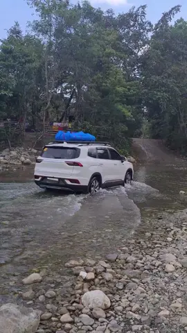 2nd river going to Camp Boa. This river is easier than the first one. #okavango #geely #carcamping #rivercrossing #campingtrips 