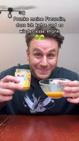 OMG 🤮🤣 Sie wird safe Rache nehmen dafür 😅🤢 #prank #couplecomedy #übelkeit #erbrechen #verwirrt #fypシ #fy #fürdich #viral #unterhaltung #prankvideo #goviral #couplestiktok #essen 
