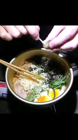 Membuat Ramen dengan Toping Siput #food #foodtiktok #foodindonesia #foodjapan #foodkorea