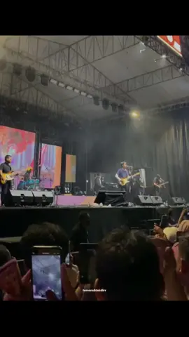 April.  #fiersabesari #terserahtakdirr #livemusic #musikstory #videoliriklagu #musikindonesia #indiemusic #pecintamusik #storylagu #storyvideomusik #lirikvideo #storymusik #storyliriklagu #storymusikasik #storylaguindonesia #lyriclagu 