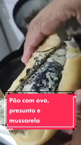 Receitinha corrompida: pão com ovo, presunto e mussarela 🥪 Já segue pra não perder mais receitinhas 👩‍🍳 #receitascorrompidas #comidasfeias #comida #amaldicoada #cursedfood #cursed #cooking #recipes #Recipe #cozinhar #cozinhando #receitinhas #receitinha #receitasmacabras #tiktokreceitas #sanduiche #ovo 