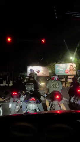lagi galau #NightVibes #zx25rr #zx25rpadang #VibesMalamHari #fyptiktok #Motorsport #MusikStory #healingnaikmotor #randommalam #zx25rownerpadang #zx25rownersjakarta #CinematicCarVideos 