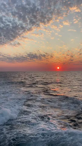 Something in the orange 🧡🌅🌞 #sunset #ocean #travel #boatlife 