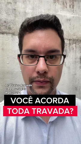 Você já acordou com uma sensação de rigidez nas articulações e dificuldade em se movimentar livremente? Isso é uma experiência comum entre pessoas com doenças autoimunes. Um sintoma chamado rigidez matinal.  A rigidez matinal refere-se ao desconforto, rigidez ou limitação de movimento ao acordar ou após períodos prolongados de repouso. Ela afeta comumente as articulações, como as mãos, pulsos, joelhos, tornozelos e coluna vertebral. Esse sintoma pode variar em intensidade e duração, desde uma leve rigidez que alivia em alguns minutos até uma rigidez mais intensa que pode durar horas. Compreender as causas por trás da rigidez matinal pode ajudar você a desenvolver estratégias eficazes para lidar com ela. Vários doenças podem causá-la com a espondilite anquilosante, artrite reumatóide e polimialgia reumatica. Por isso se você tem esse sintoma agende uma consulta. Juntos iremos determinar a causa e traçar um plano de tratamento para você.  #reumatologistabh #rigidezmatinal #artritereumatoide #espondiliteanquilosante #polimialgiareumatica #autoimune 