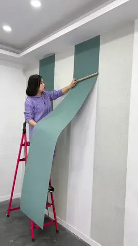 cuộn xốp dán tường có sẵn keo, dễ dàng thi công và đẹp mắt #xopdantuong3d #hoangandecor #cuonxopdantuong #xopdantuong #giaydantuong 