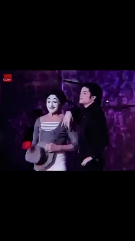 Michael Jackson meets Marcel Marceau 1995. The pantomime Marcel Marceau inspired people all over the world as “Bip”. Michael  was also a big fan and was inspired by him! Marcel is now 100 YEARS old!!🖤@𝓗𝓮𝓵𝓮𝓷𝓪💋🇦🇹  #michaeljackson #appleheadmj #michaeljacksonforever #mjinnocent #xyzbca #MJ #kingofpop #michaeljacksonfan #legend #Love #foryou #mjhumanitarian 