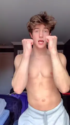 Guys with outie belly buttons are also beautiful ✨ #fakebodyy⚠️ #outiegang #fakesituation⚠️ #outiebellybutton #gym #ombligo #outie #abs #aestheticboy #michaeljaroh #ombelico #nombril #cute 